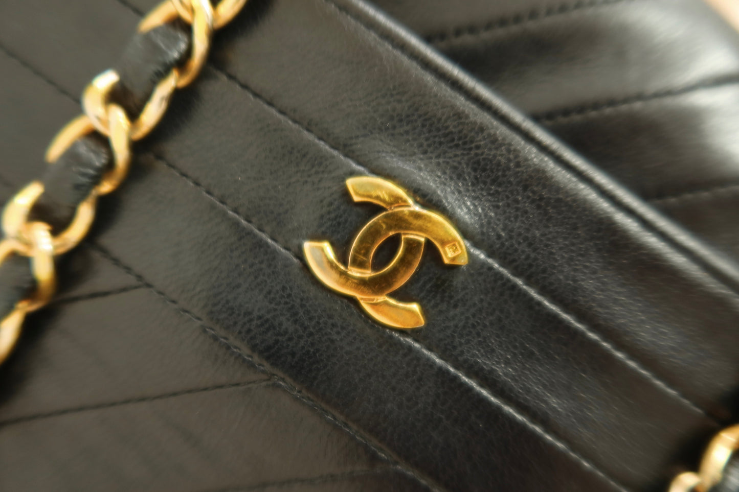 CHANEL DIAGONAL STITCH SINGLE FLAP BAG 2