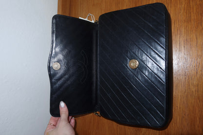 CHANEL DIAGONAL STITCH SINGLE FLAP BAG