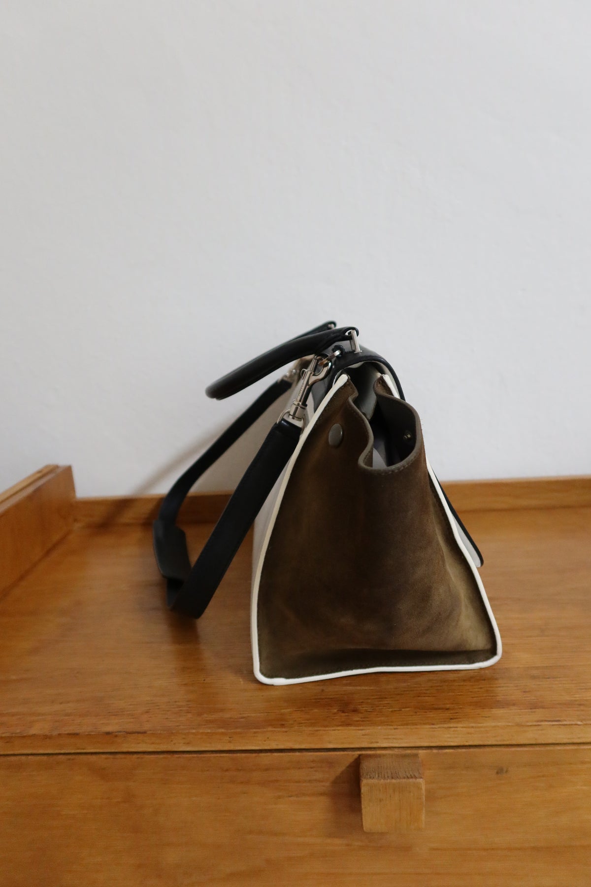 CELINE PHOEBE PHILO TRAPEZE BLACK WHITE