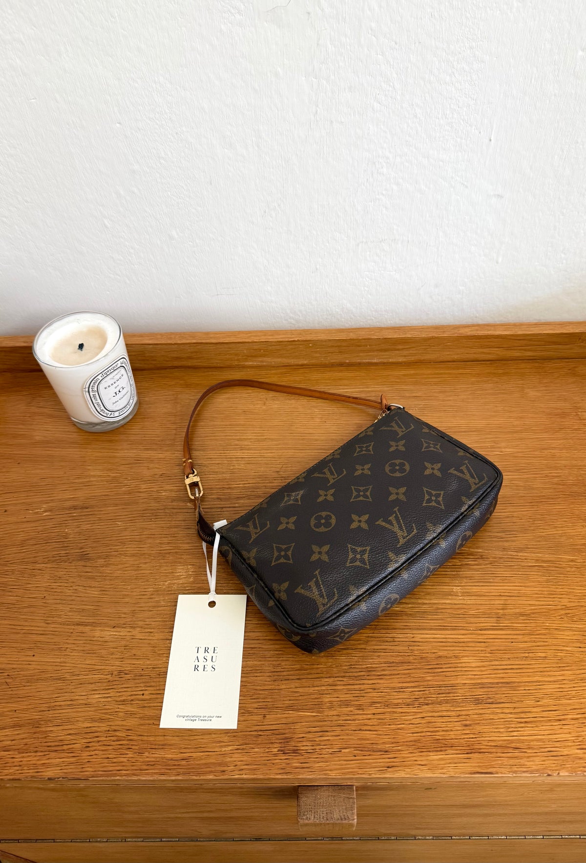 LV POCHETTE 303