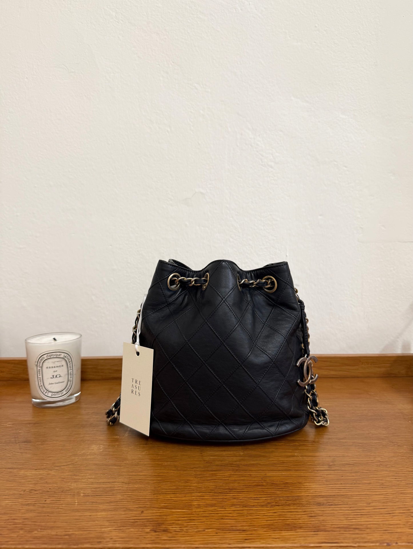 CHANEL BUCKET BAG & POUCH