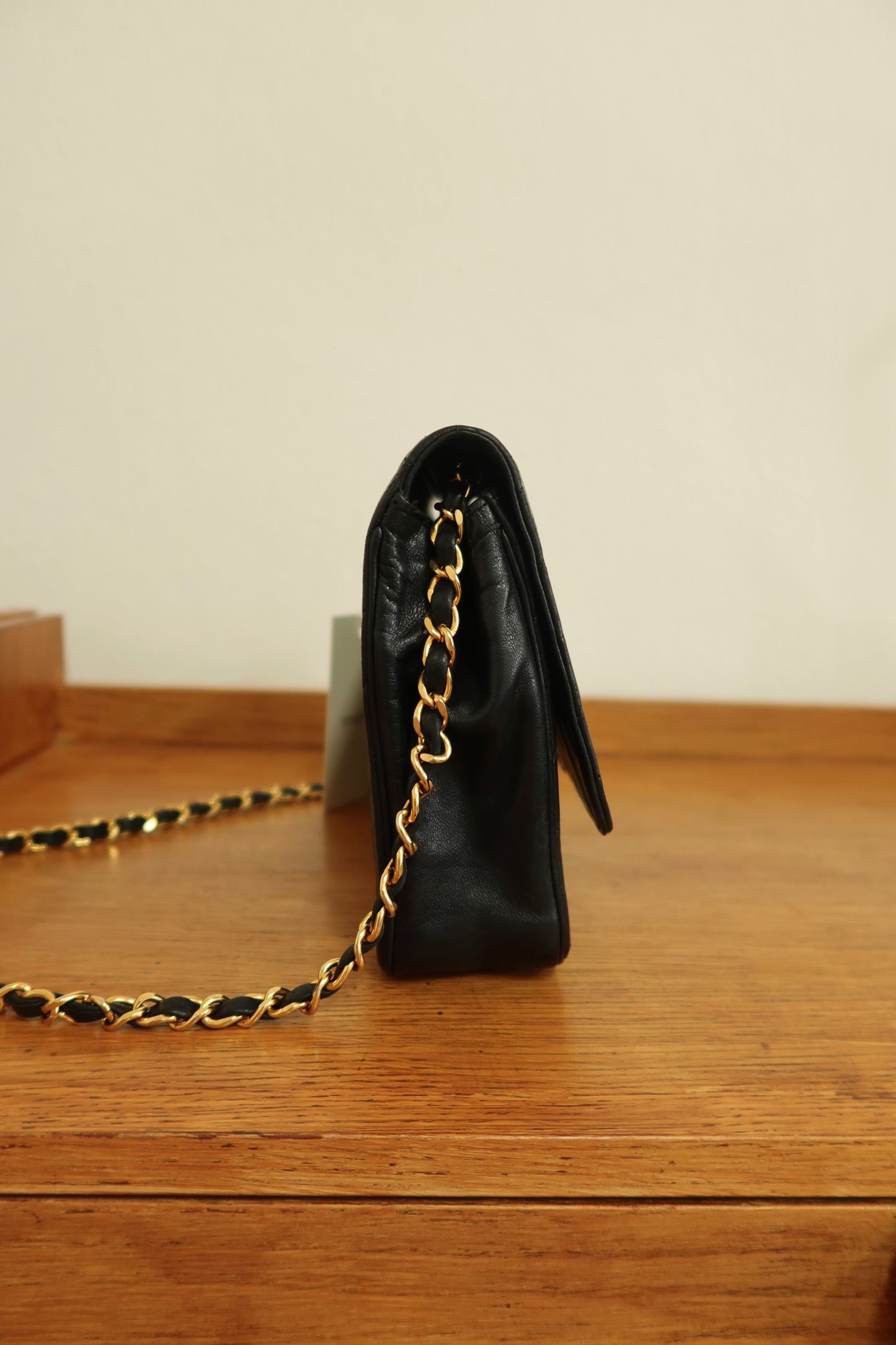 CHANEL DIAGONAL STITCH SINGLE FLAP BAG