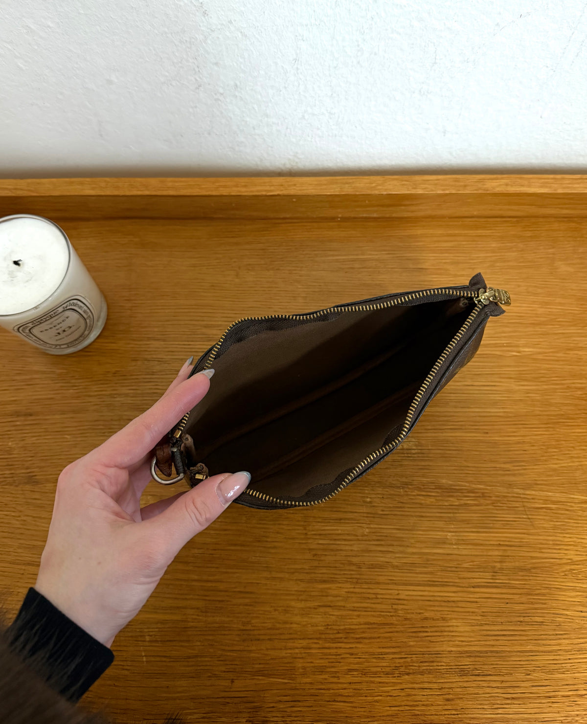 LV POCHETTE