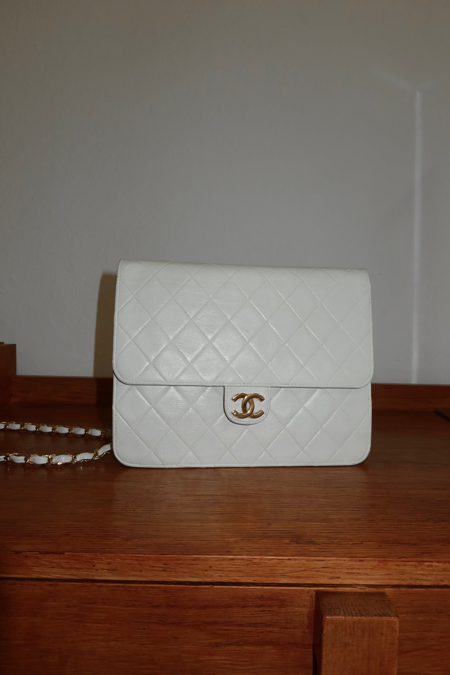 CHANEL 80s SINGLE FLAP BAG CREAM