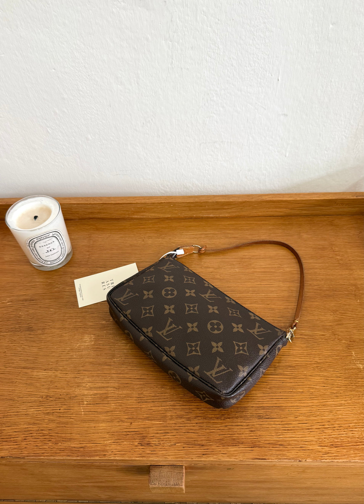 LV POCHETTE 302