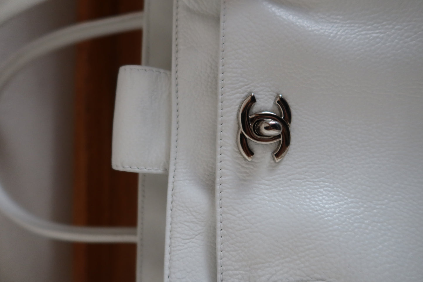 CHANEL EXECUTIVE TOTE BAG WHITE