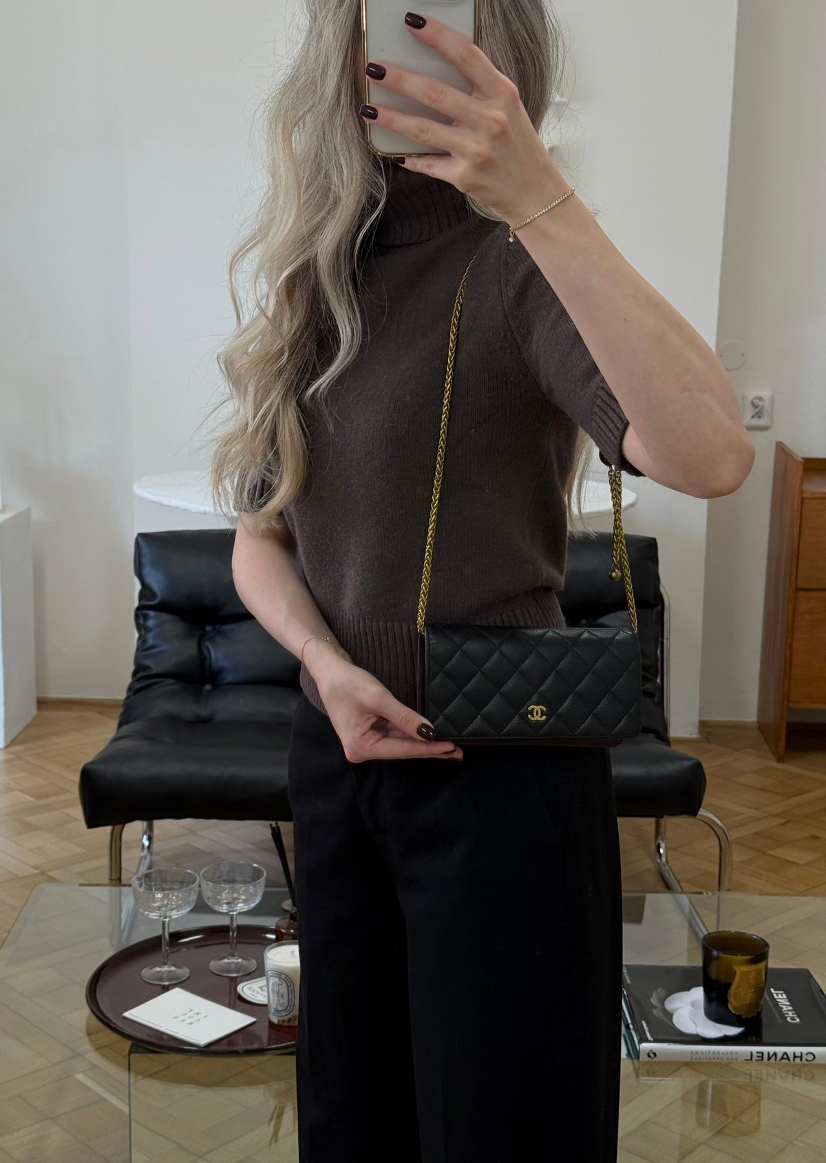 Chanel Long Wallet z černé caviar kůže se zlatým hardwarem – Treasures Prague