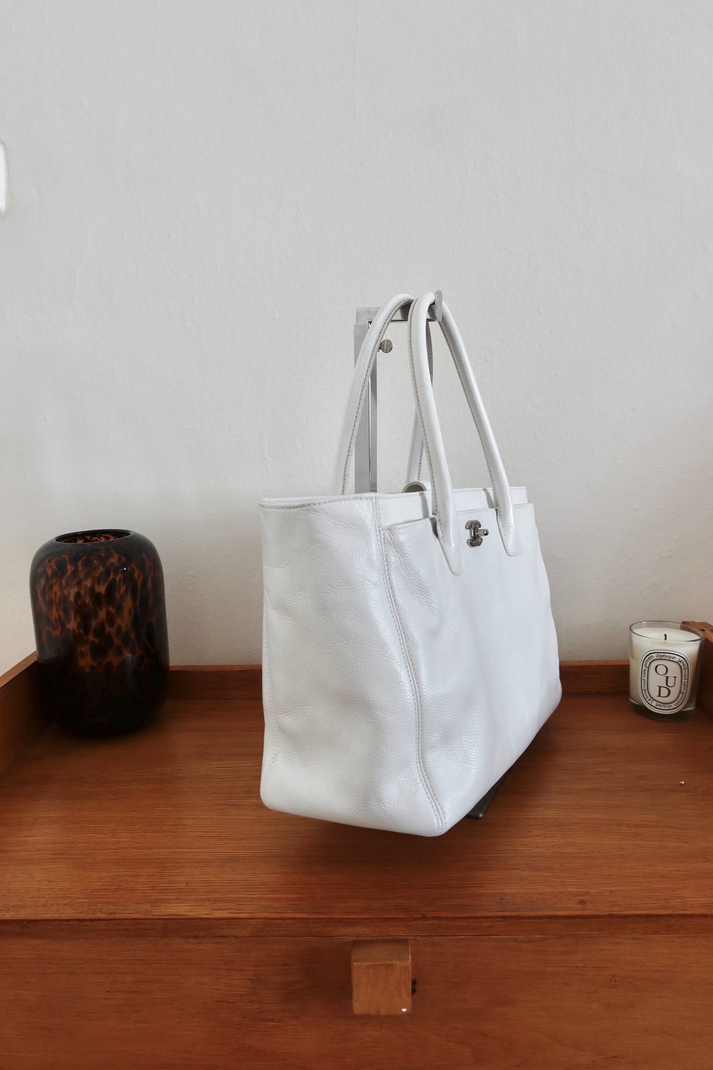 CHANEL EXECUTIVE TOTE BAG WHITE