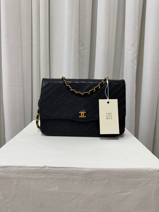 CHANEL DIAGONAL STITCH SINGLE FLAP BAG