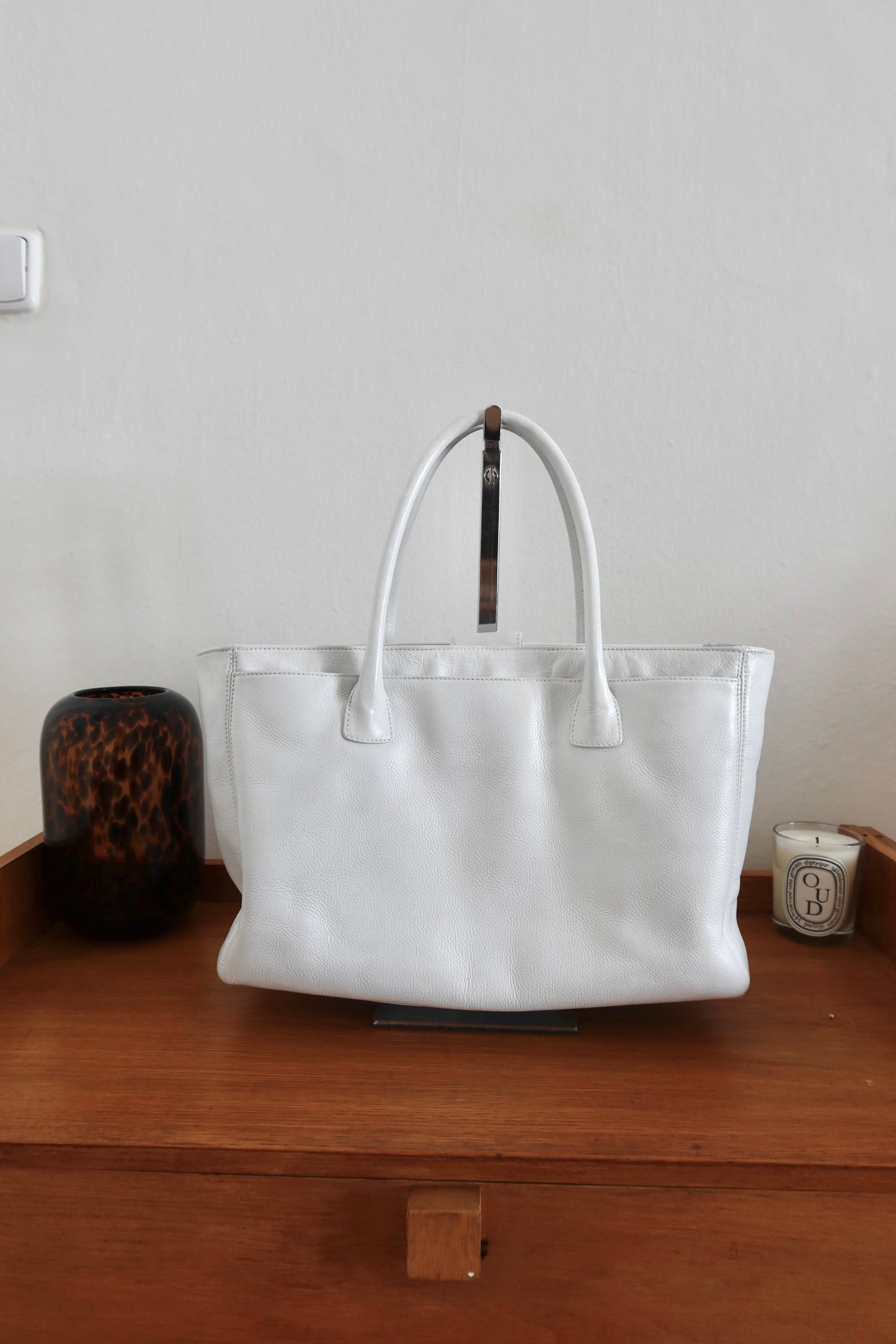 CHANEL EXECUTIVE TOTE BAG WHITE