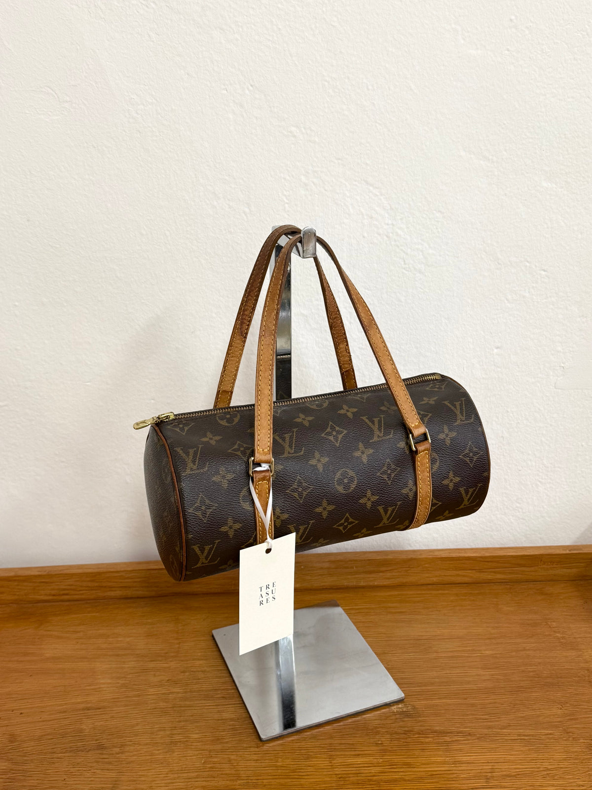 LV PAPILLON 26