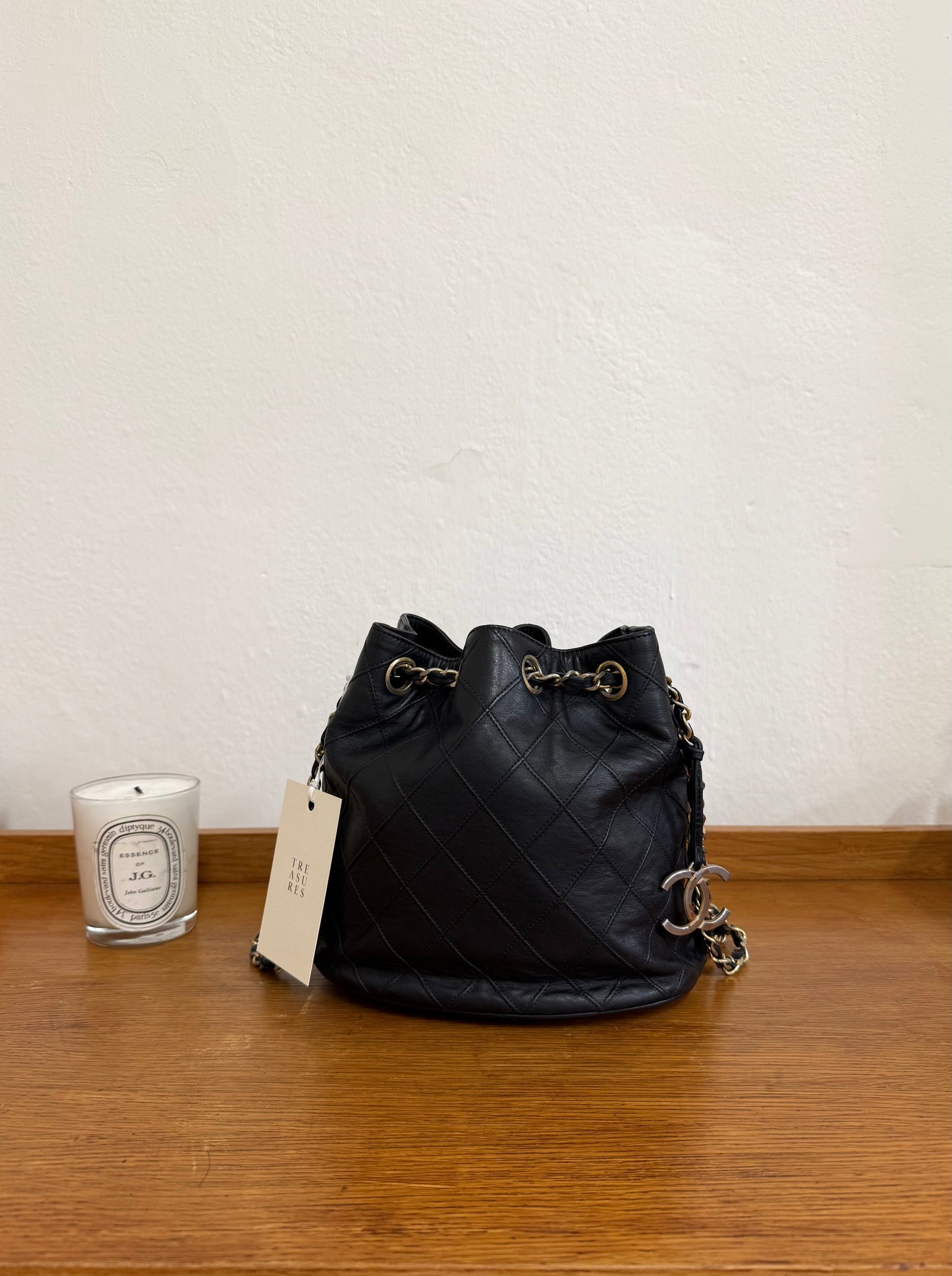 CHANEL BUCKET BAG & POUCH