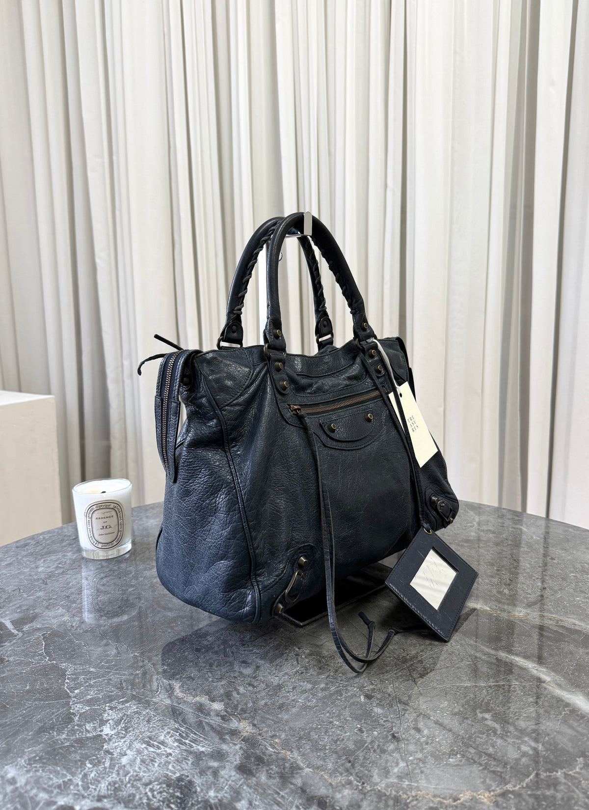 Balenciaga Velo bag in lambskin with brass hardware, photo 2