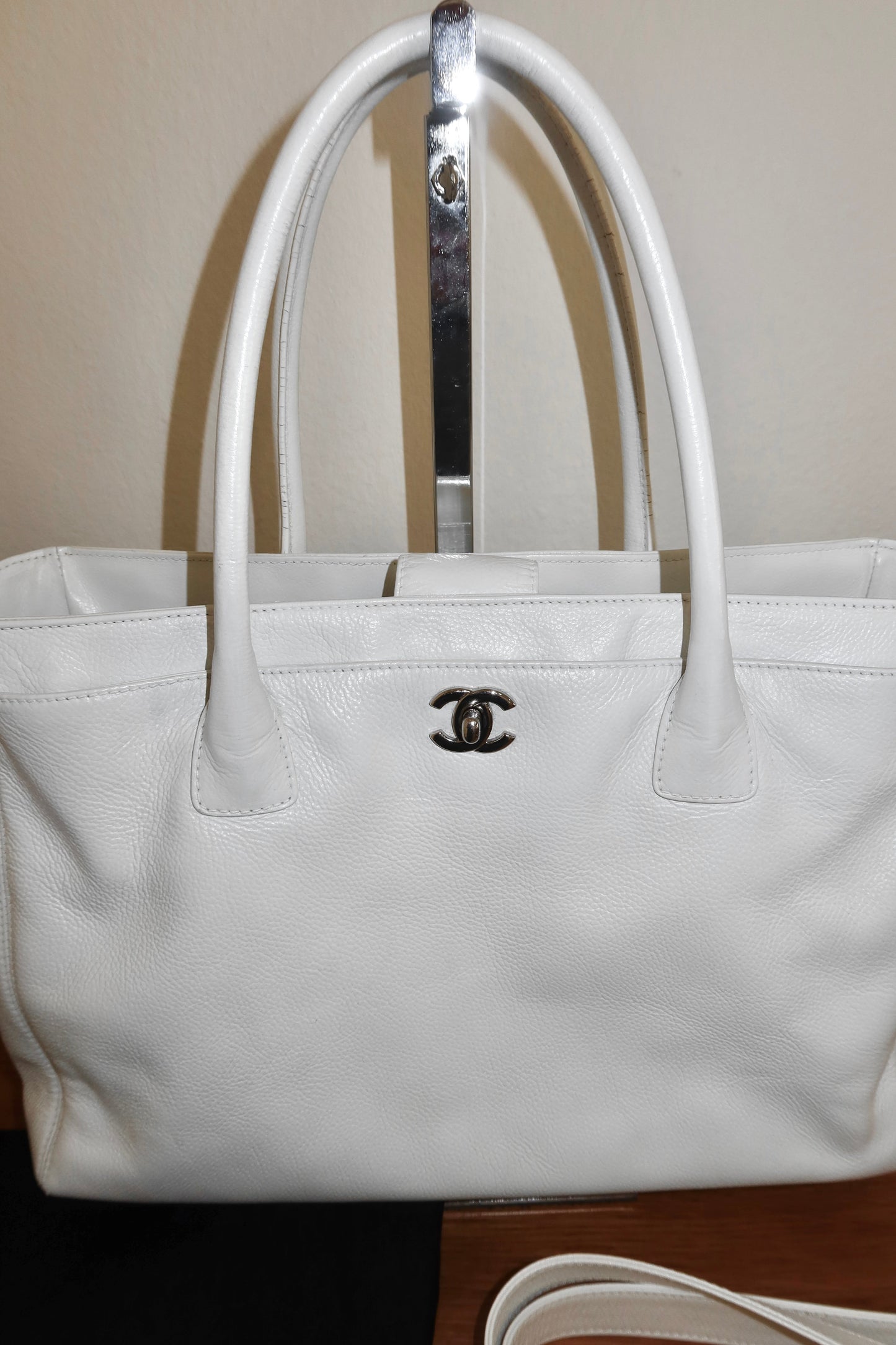 CHANEL EXECUTIVE TOTE BAG WHITE