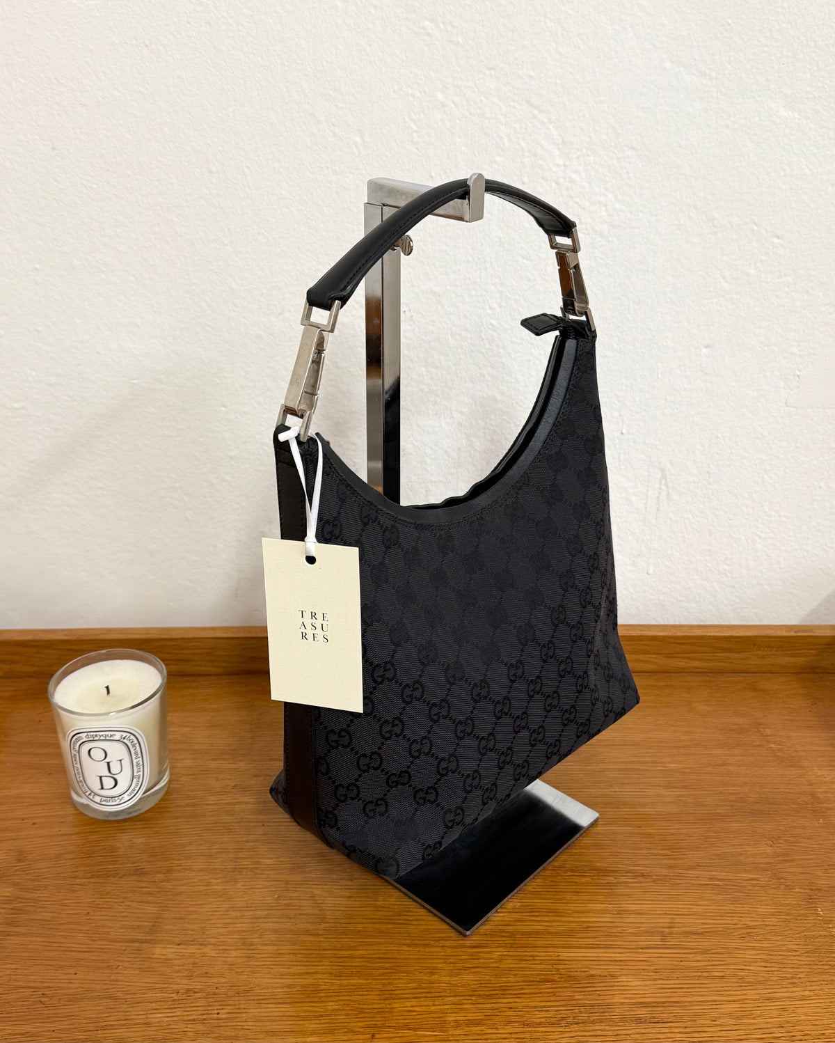 GUCCI GG BLACK SHOULDER BAG