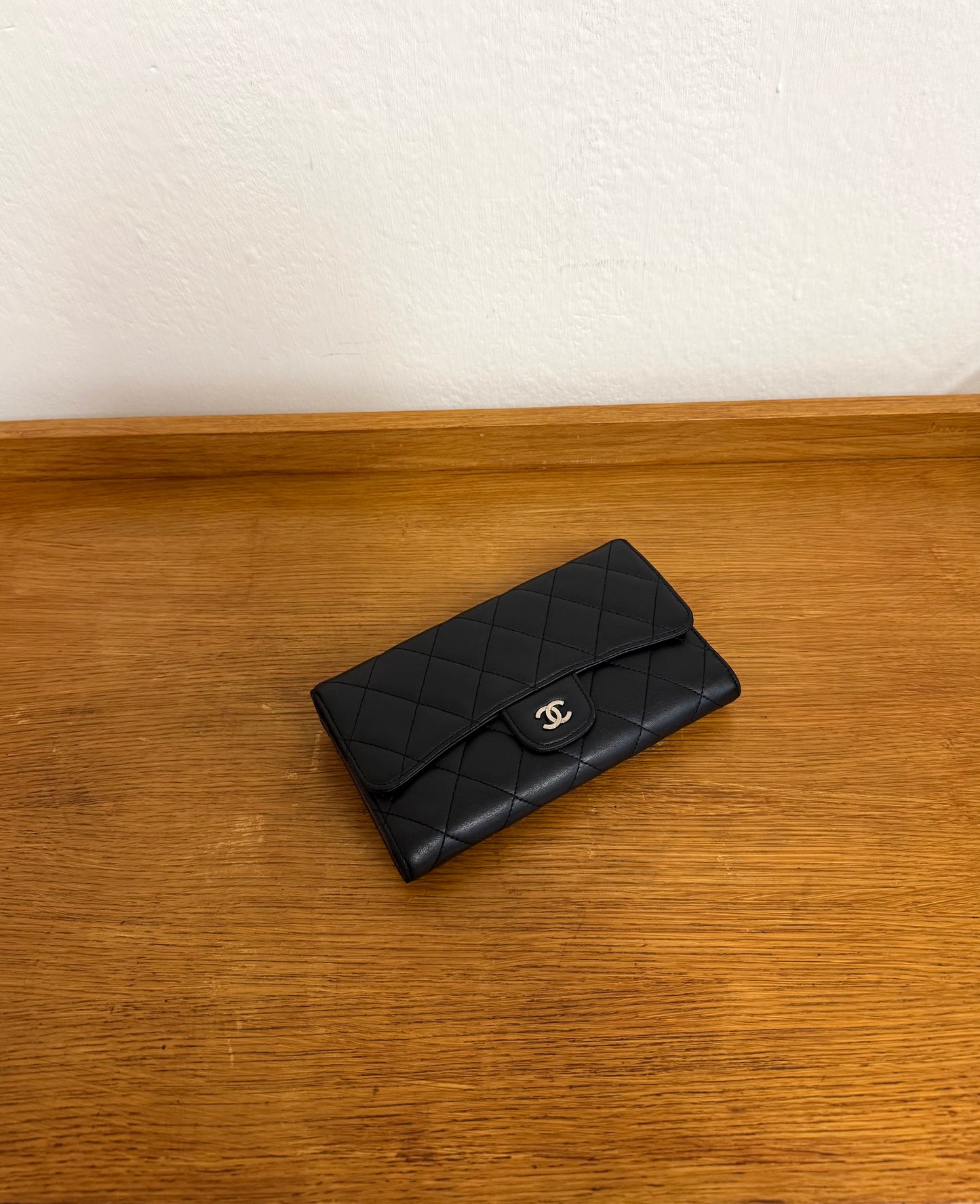 CHANEL LONG WALLET LAMBSKIN BLACK SERIES 18