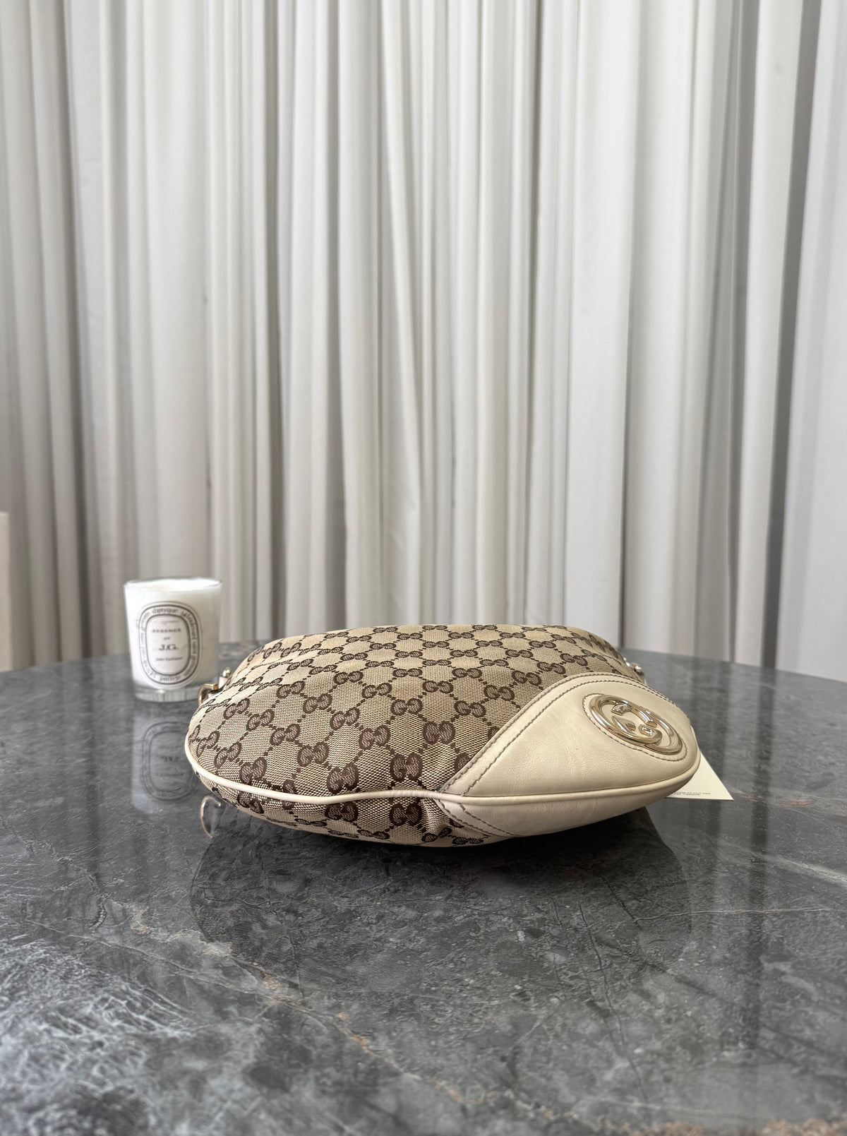 Gucci Sukey crossbody bag in GG canvas with gold hardware, photo 7