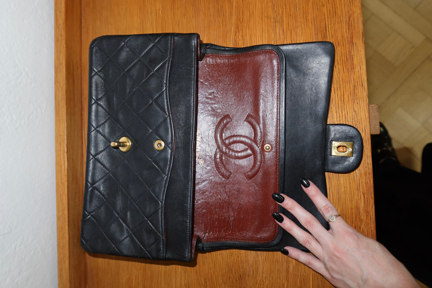 CHANEL DOUBLE FLAP BAG MEDIUM