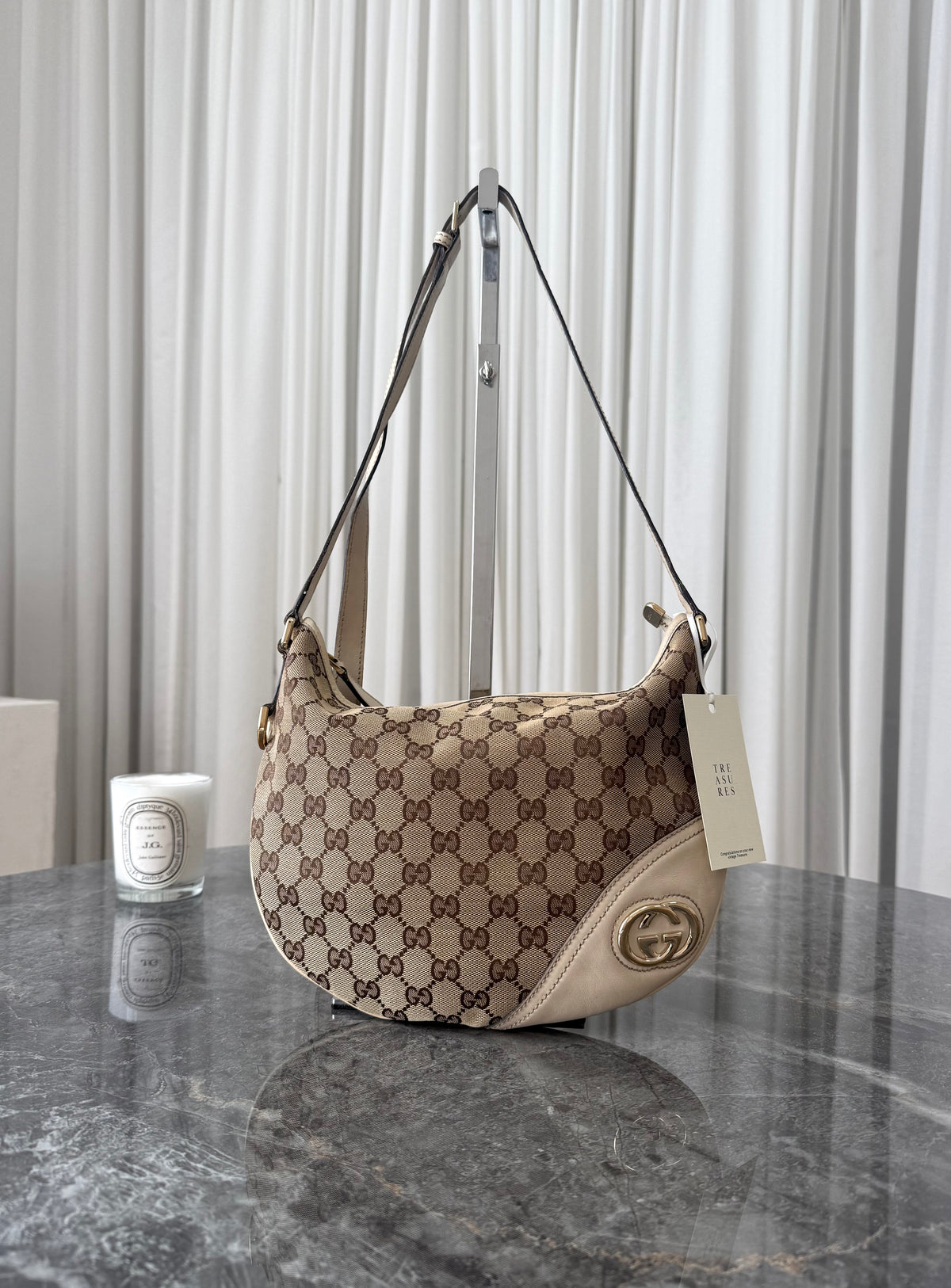Gucci Sukey crossbody bag in GG canvas with gold hardware – Treasures Prague