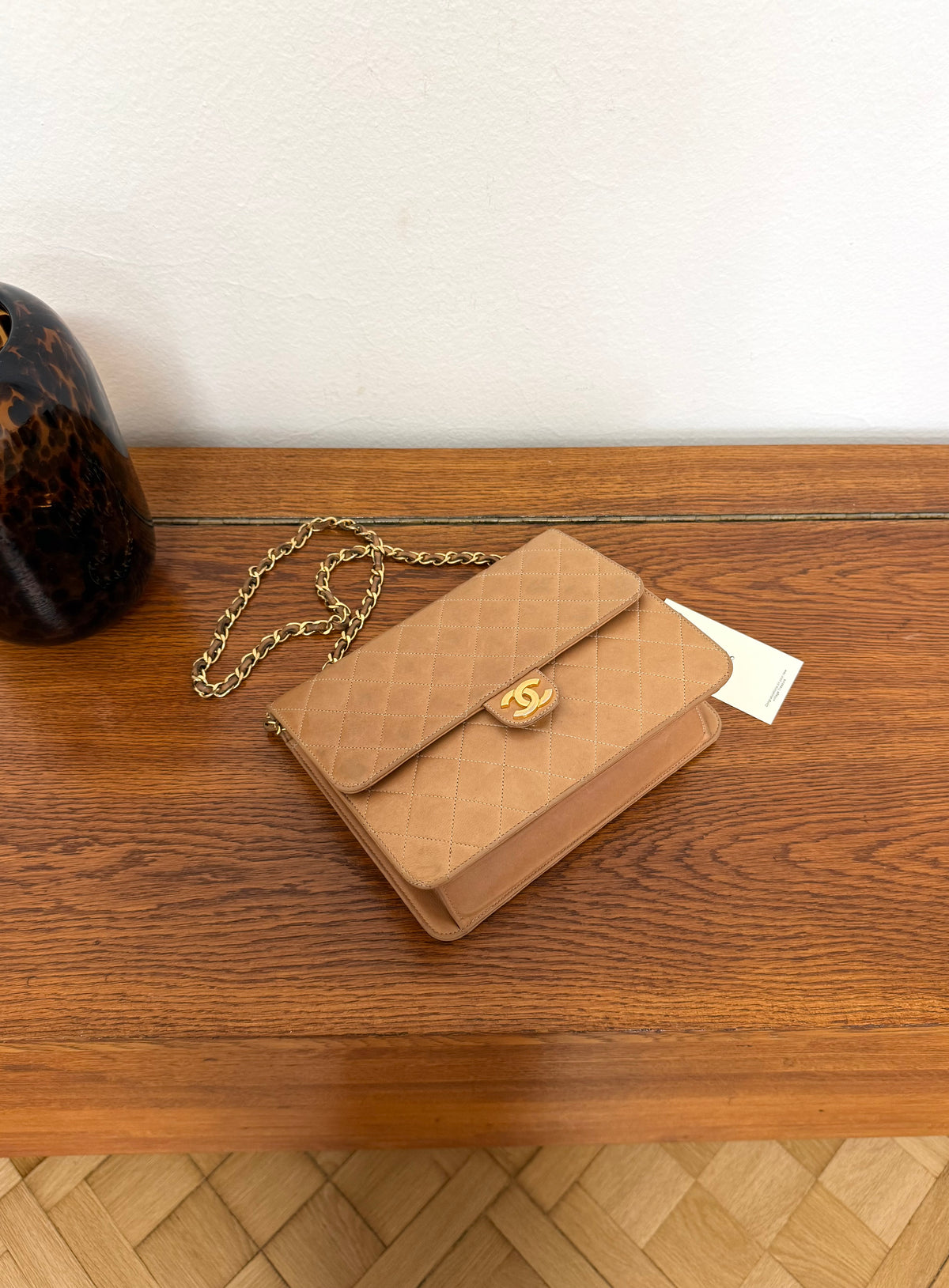Chanel Matelassé shoulder bag in camel lambskin with gold chain, photo 11