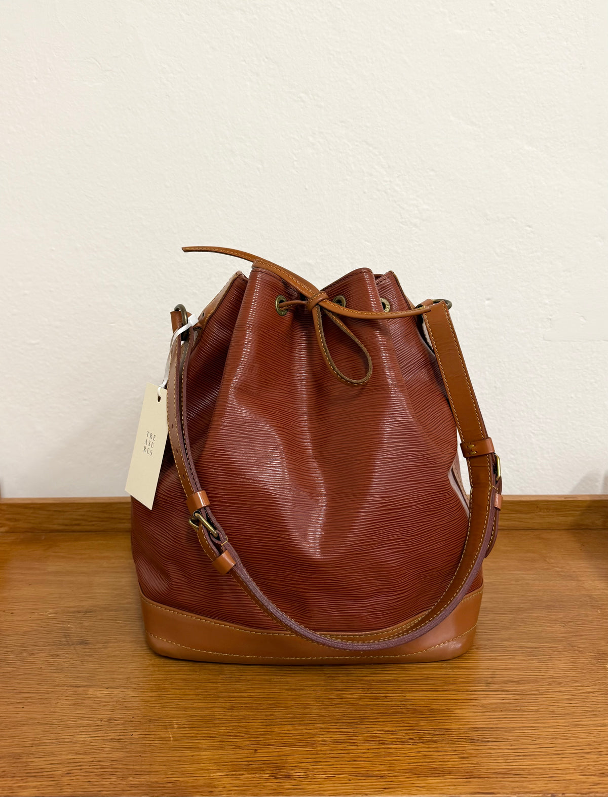 LOUIS VUITTON EPI NOÉ BROWN BUCKET BAG