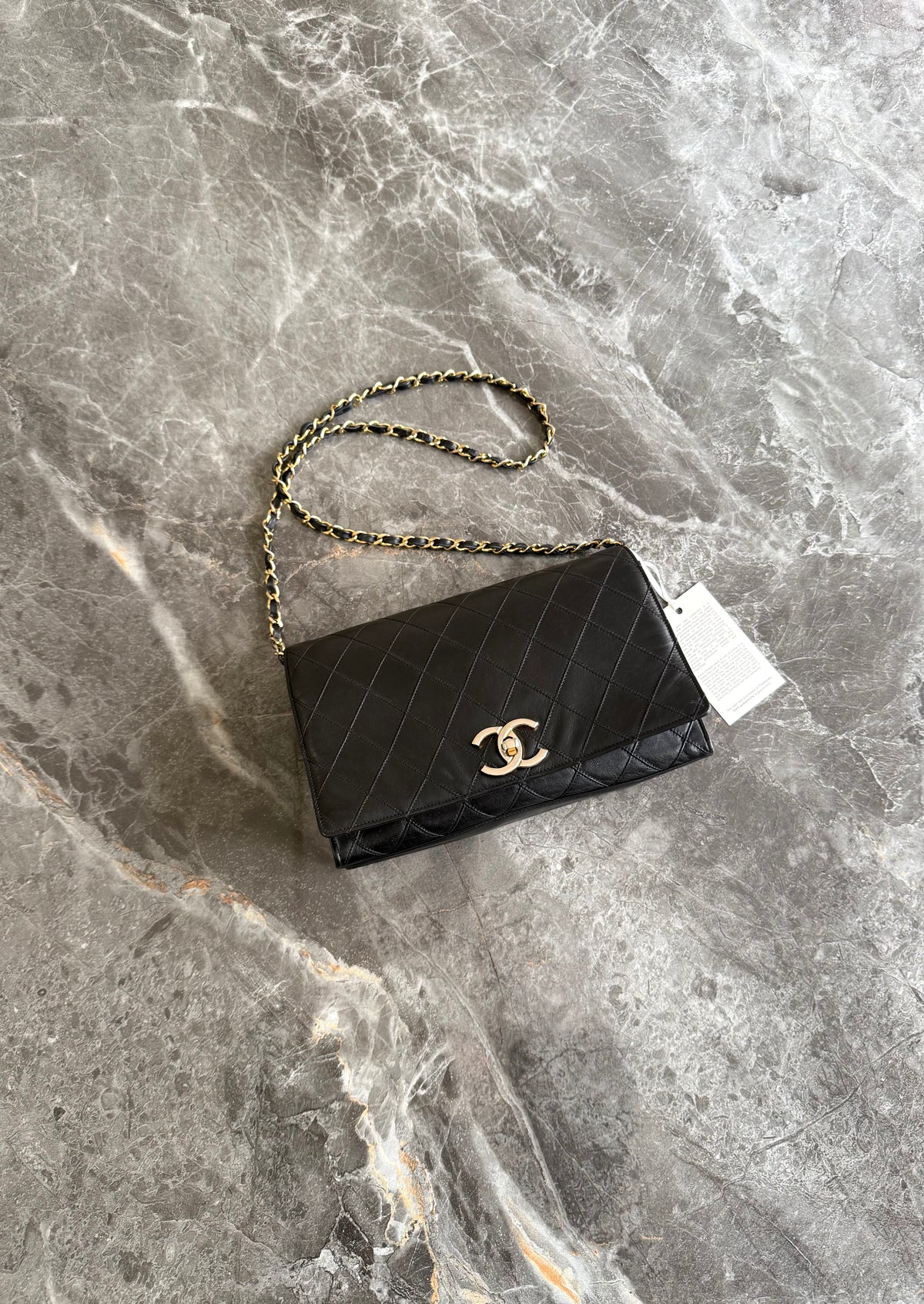 Chanel Single Flap z černé jehněčí kůže, CC twist lock, 24k zlatý hardware, foto 2