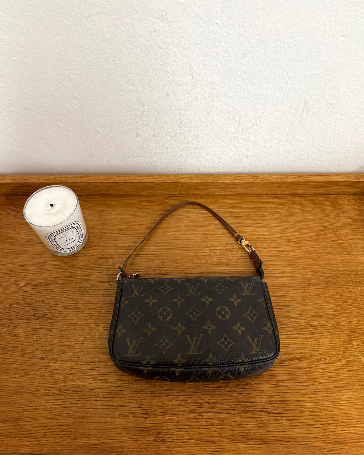 LV POCHETTE