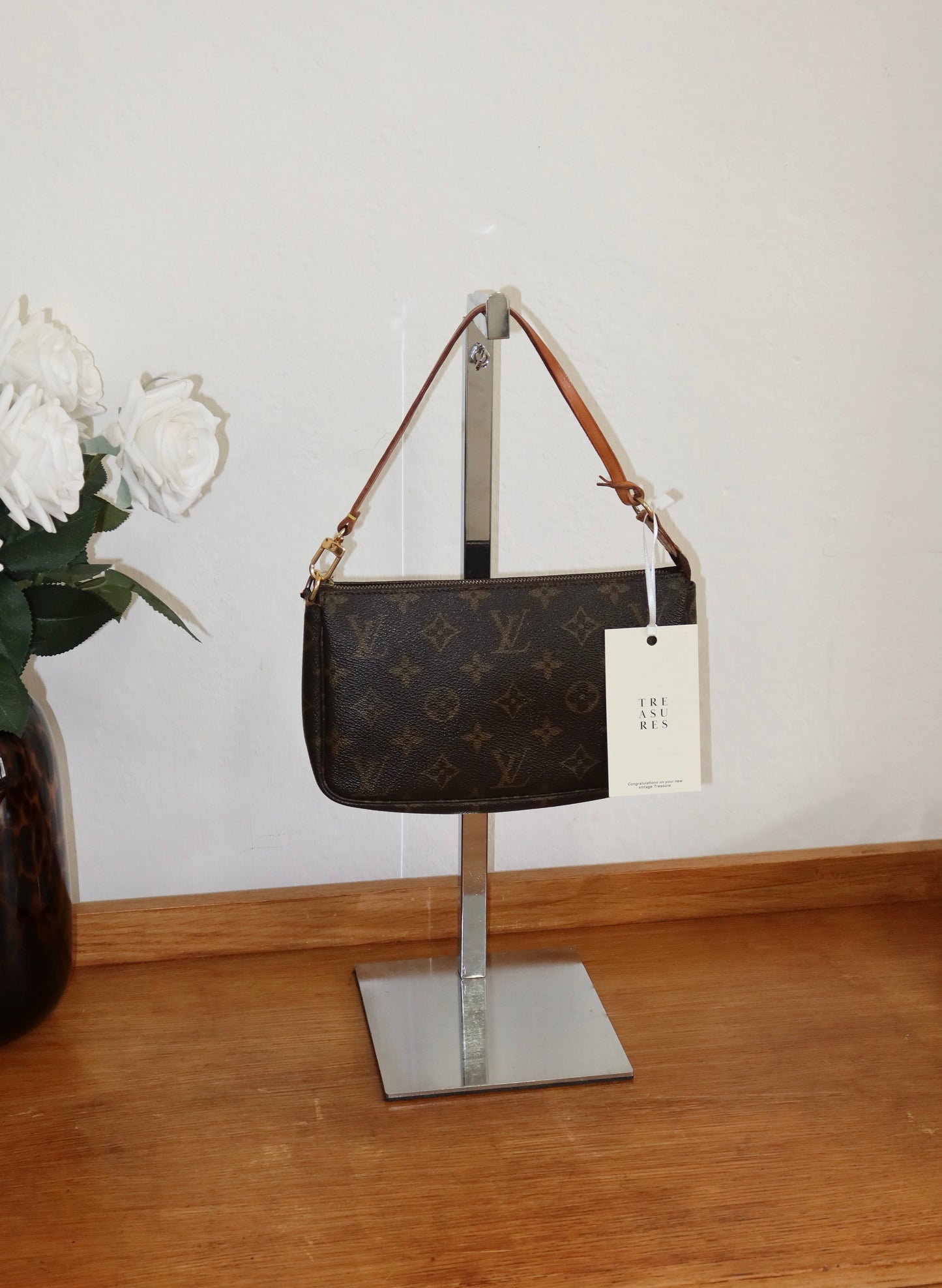 LV POCHETTE