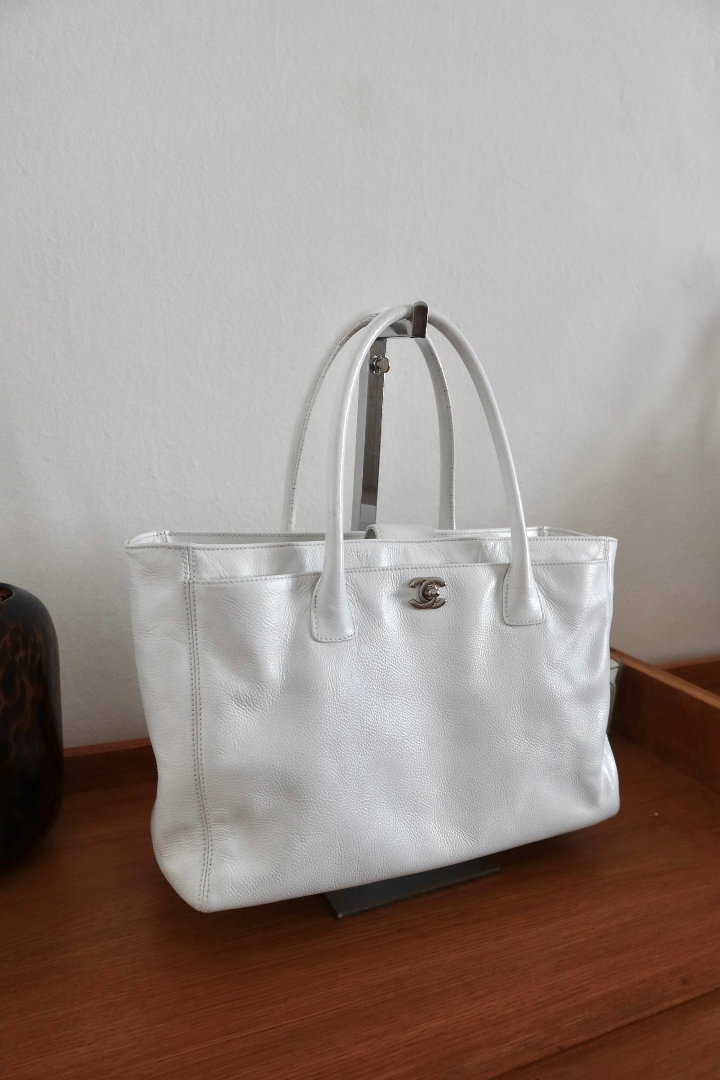 CHANEL EXECUTIVE TOTE BAG WHITE