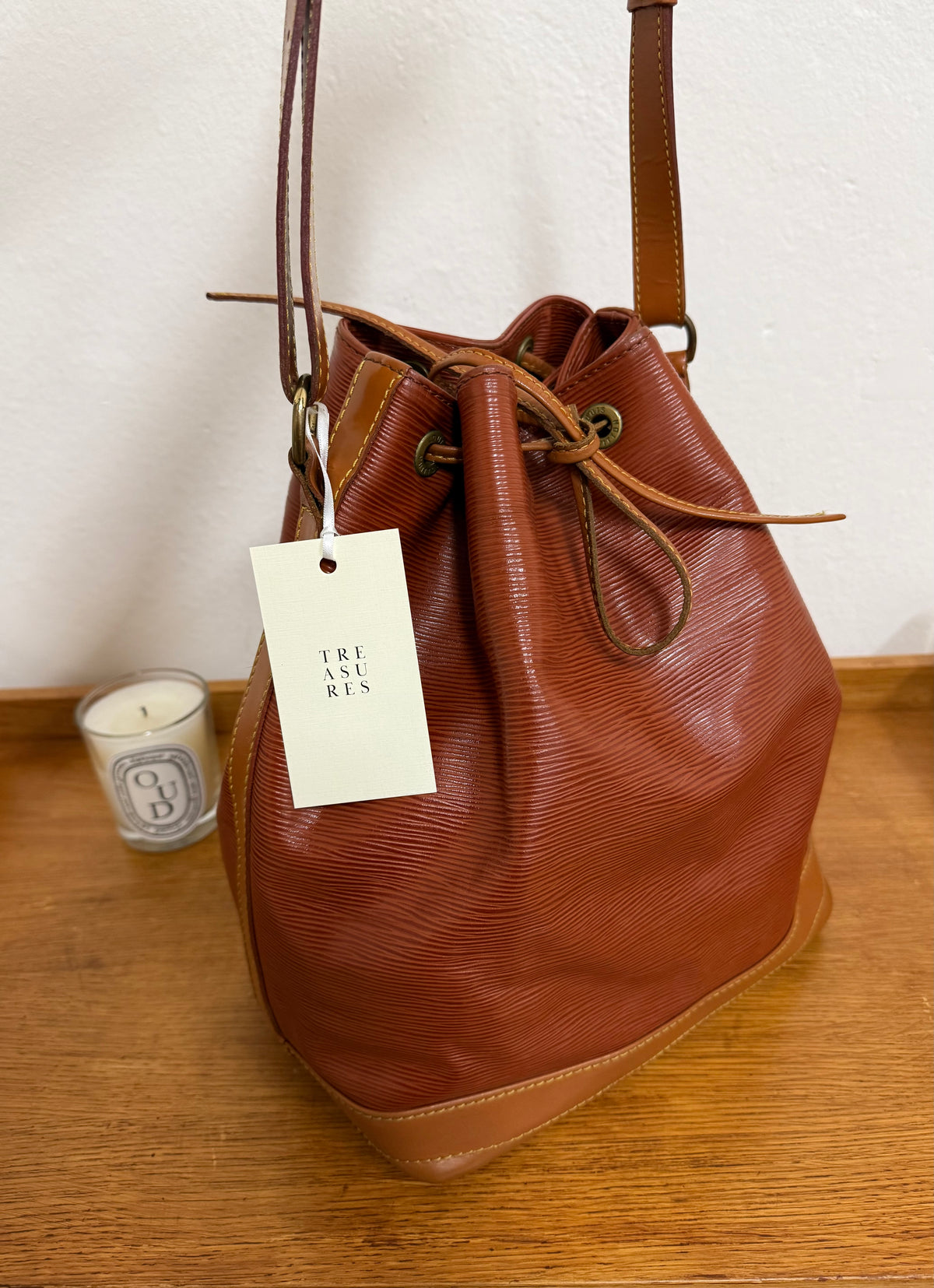 LV PETIT EPI NOÉ BROWN BUCKET BAG