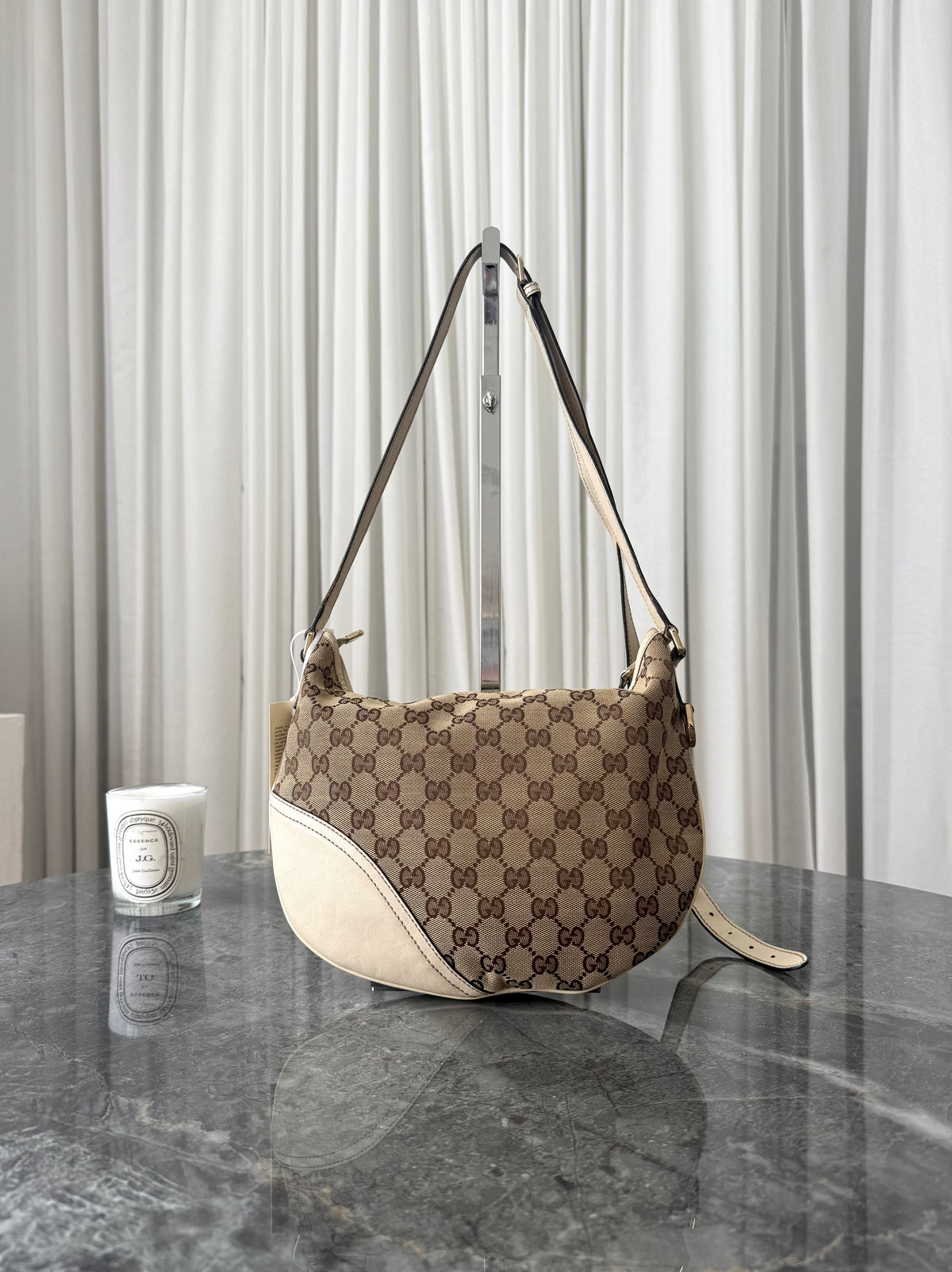 Gucci Sukey crossbody bag in GG canvas with gold hardware, photo 5