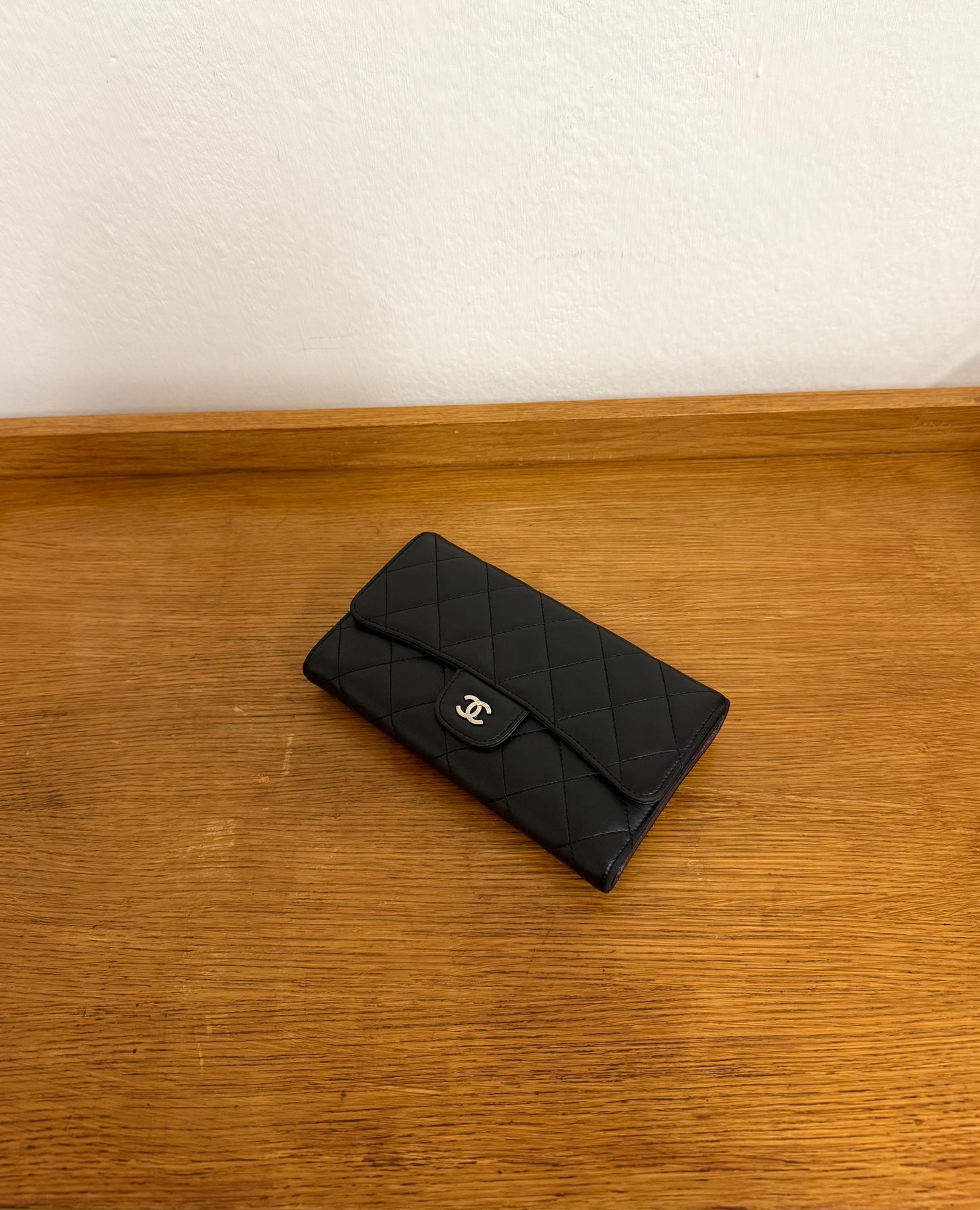CHANEL LONG WALLET LAMBSKIN BLACK SERIES 18