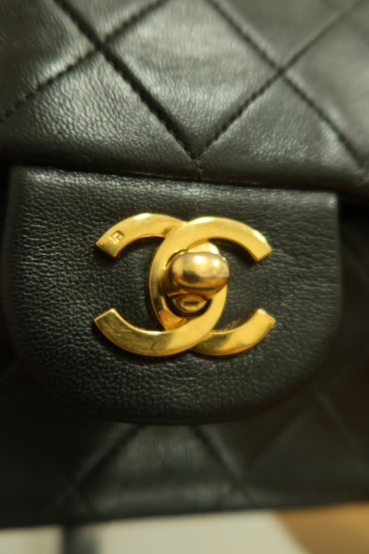 CHANEL DOUBLE FLAP BAG MEDIUM