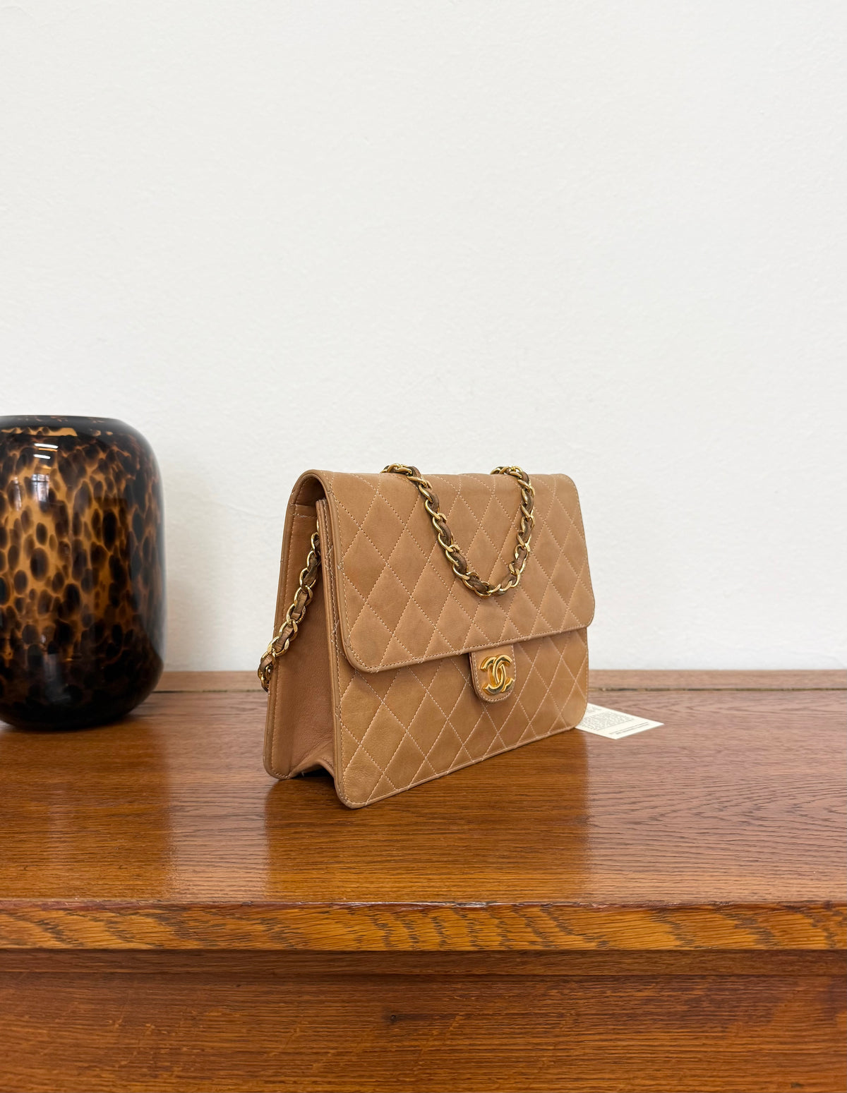 Chanel Matelassé shoulder bag in camel lambskin with gold chain, photo 3