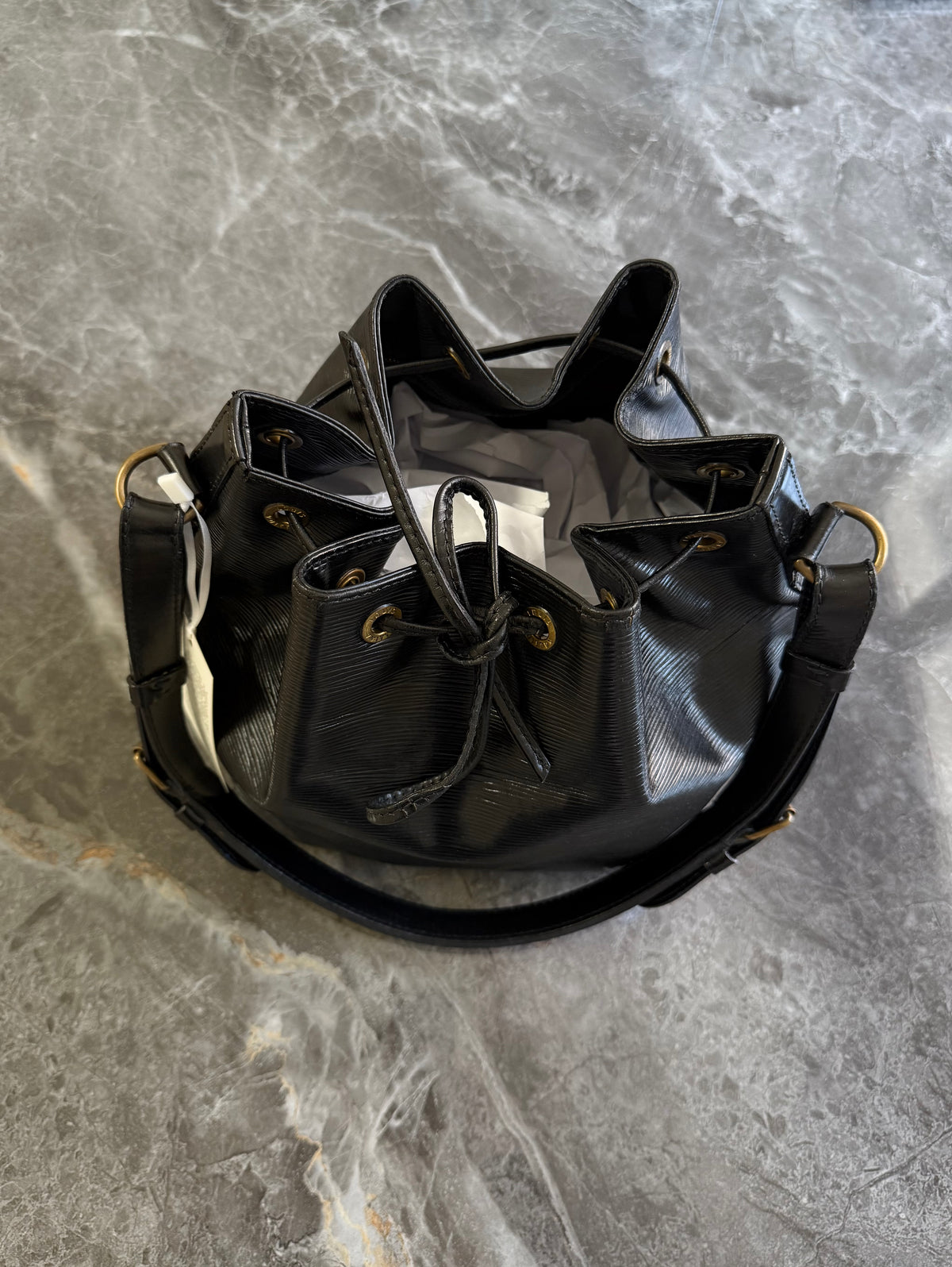 Louis Vuitton Petit Noé z černé Epi kůže, bucket bag, foto 9
