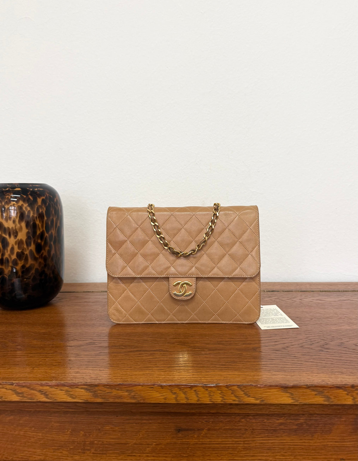 Chanel Matelassé shoulder bag in camel lambskin with gold chain, photo 2