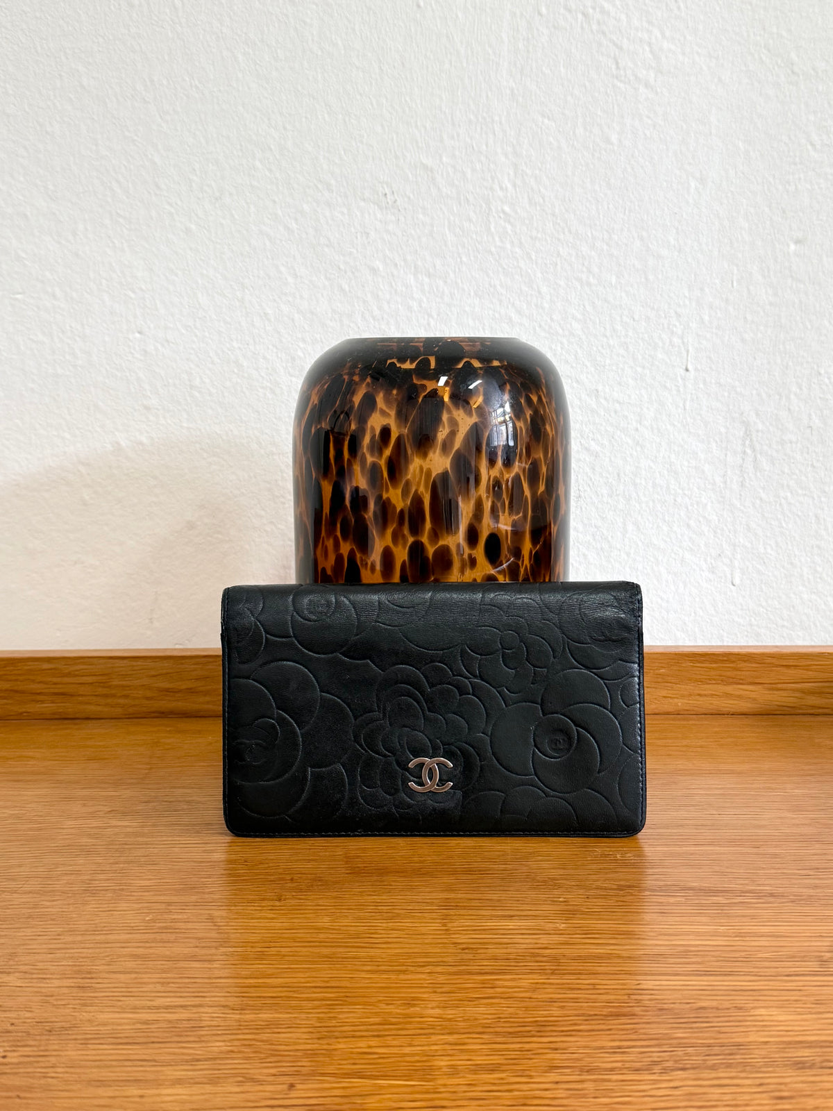 CHANEL CAMELLIA WALLET BLACK SERIES 11