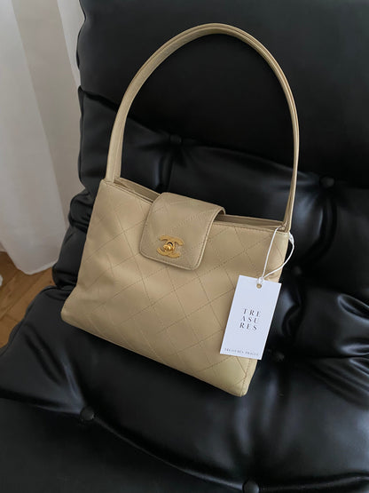 CHANEL KELLY SHOULDER BAG