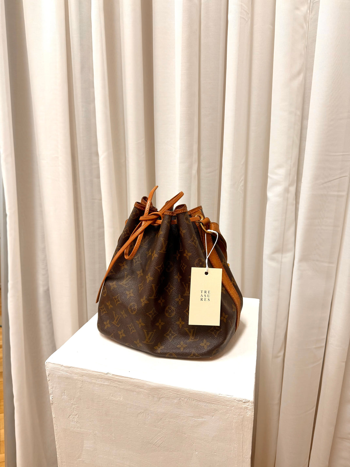 LV PETIT NOÉ MONOGRAM