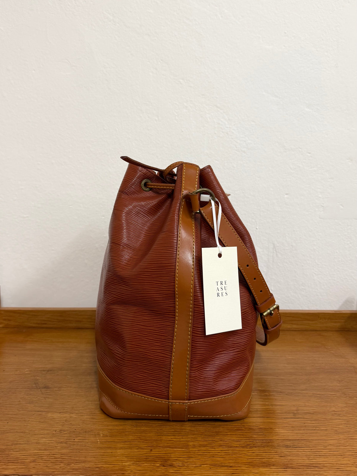 LOUIS VUITTON EPI NOÉ BROWN BUCKET BAG