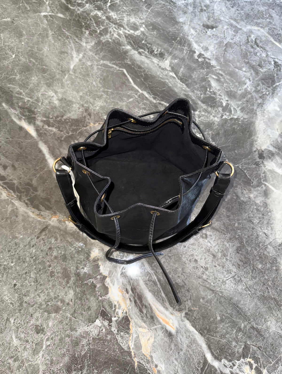 Louis Vuitton Petit Noé z černé Epi kůže, bucket bag, foto 10