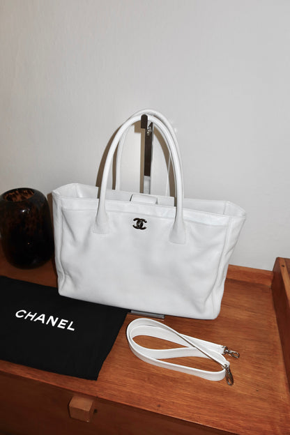 CHANEL EXECUTIVE TOTE BAG WHITE