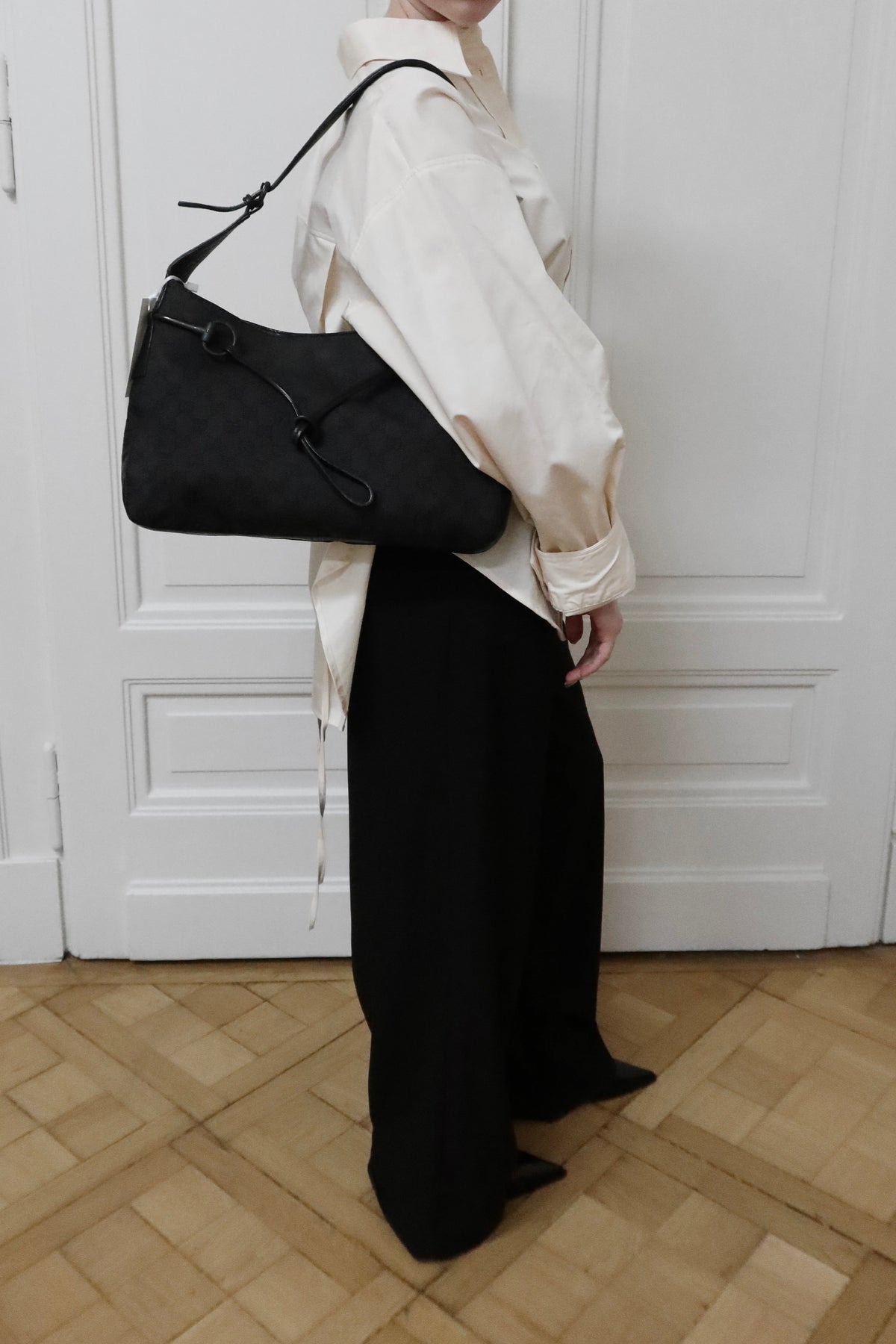 GUCCI GG MONOGRAM HORSEBIT SHOULDER BAG