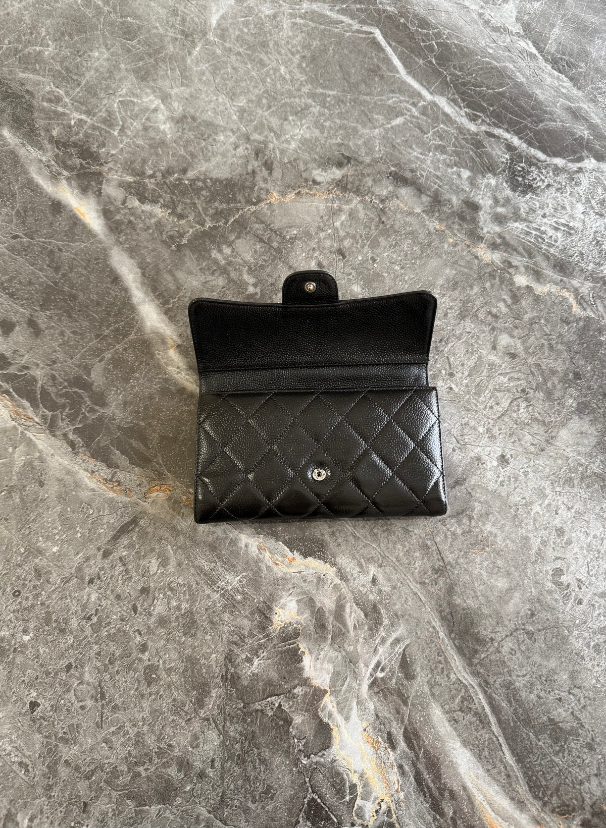 Chanel Classic Long Wallet z černé caviar kůže se stříbrným hardwarem, foto 8