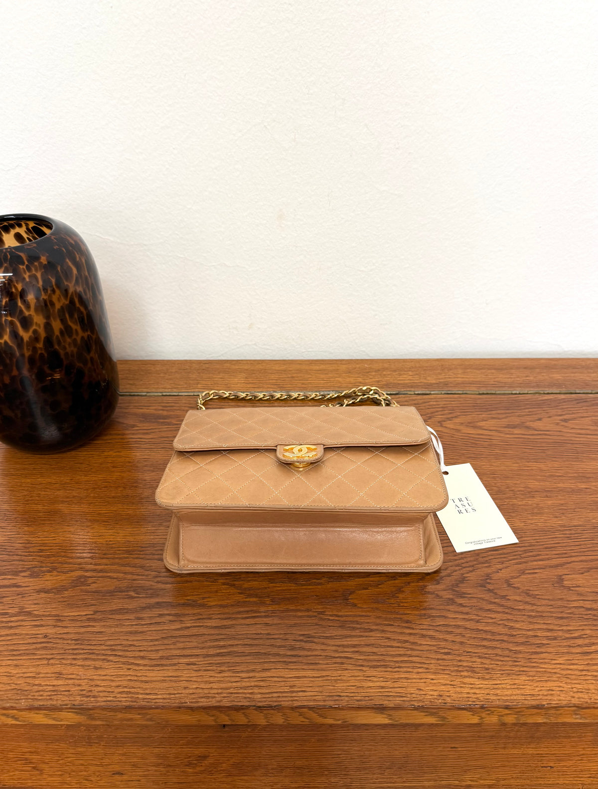 Chanel Matelassé shoulder bag in camel lambskin with gold chain, photo 9