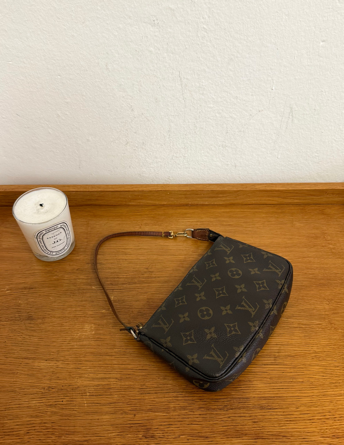 LV POCHETTE