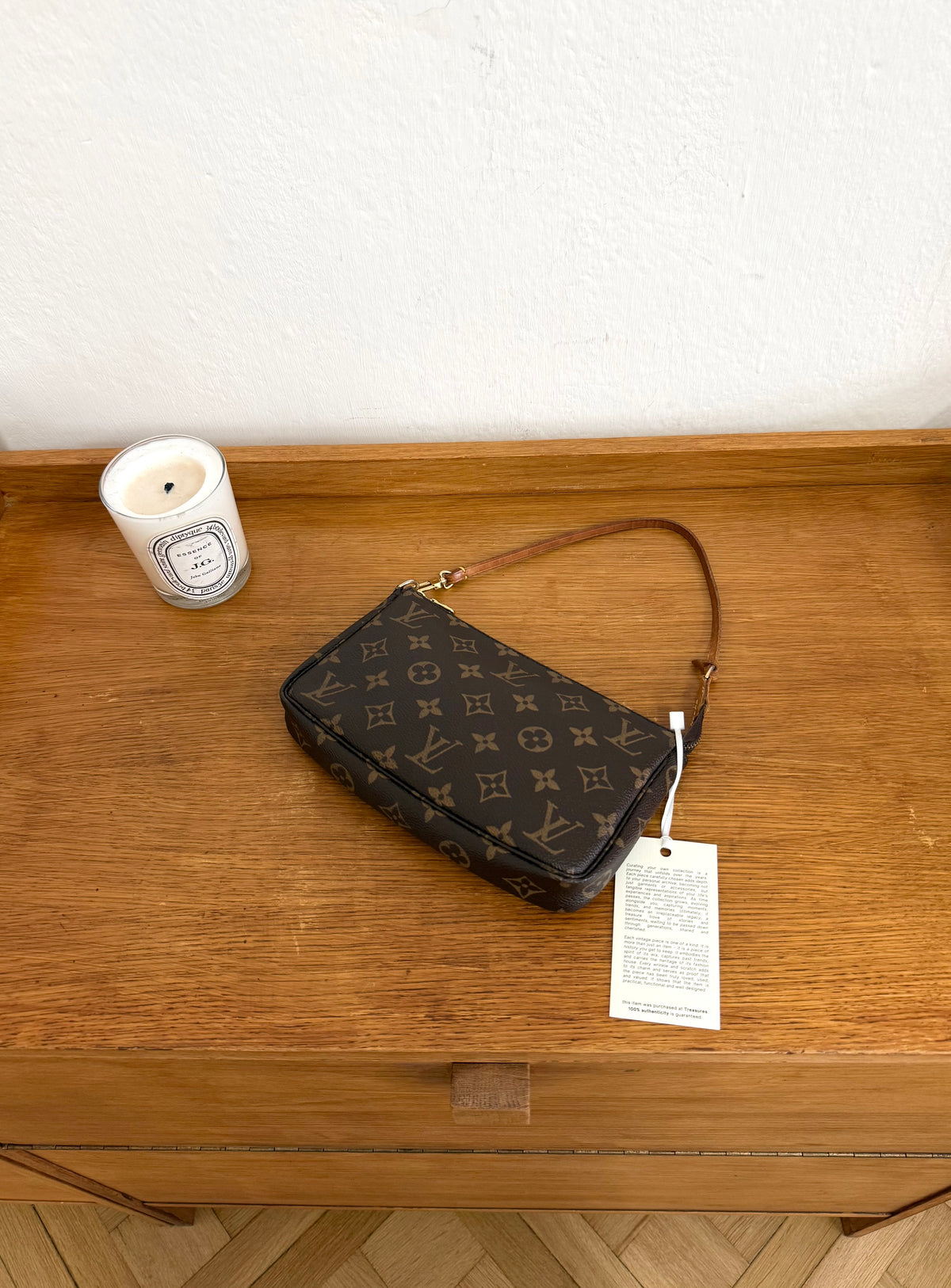 LV Pochette