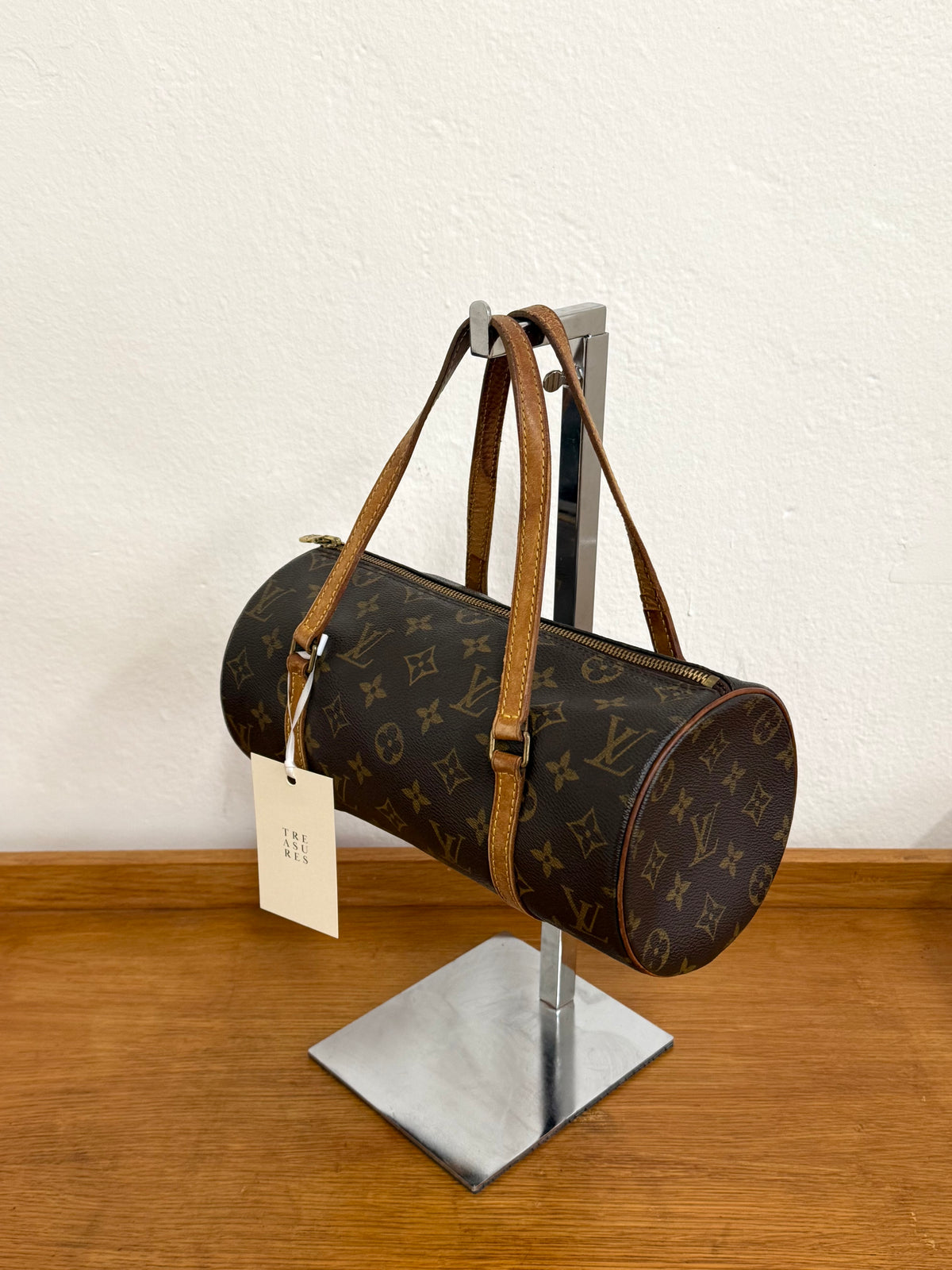 LV PAPILLON 26