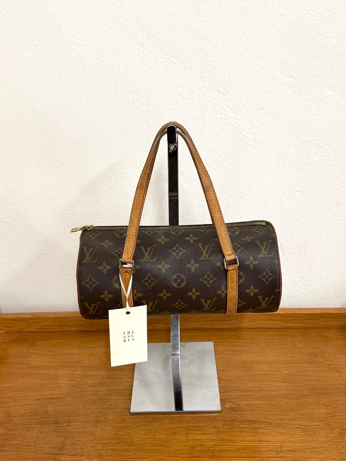 LV PAPILLON 26