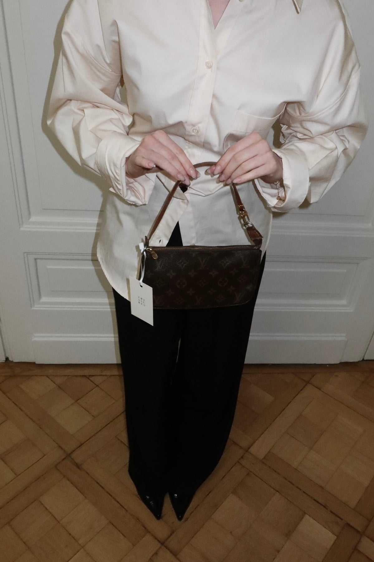 LV POCHETTE